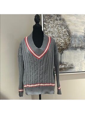 American Eagle Studio Gray Cable Knit Sweater with Red Accents